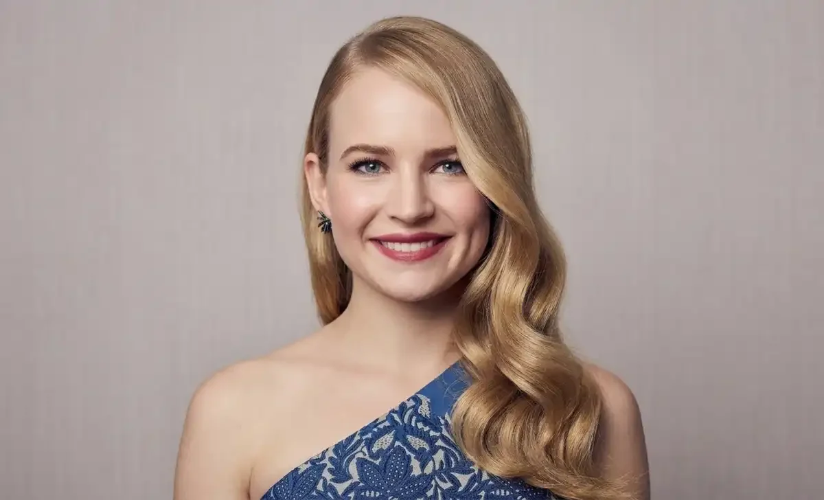 Featured image for Britt Robertson Net Worth: What She's Really Worth After Two Decades in Hollywood