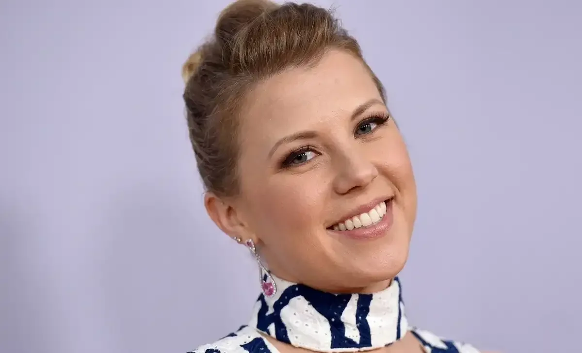 Jodie Sweetin net worth 2026 — Full House actress Stephanie Tanner career and earnings breakdown