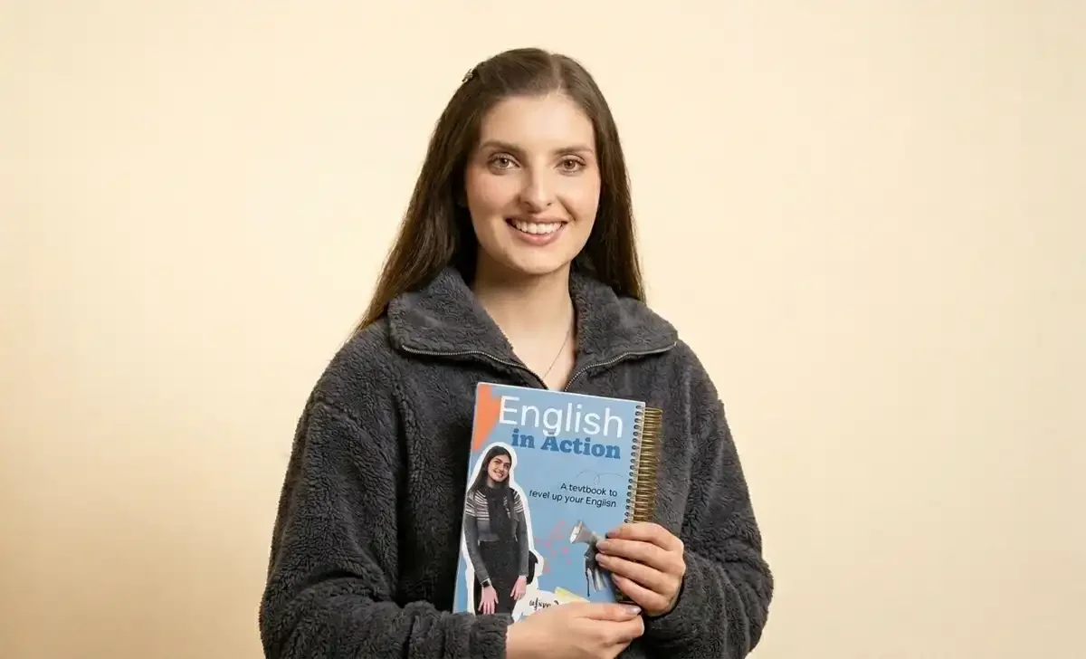 Featured image for Learn English with Giovana Gogola: 10 Reasons Her Method Actually Works